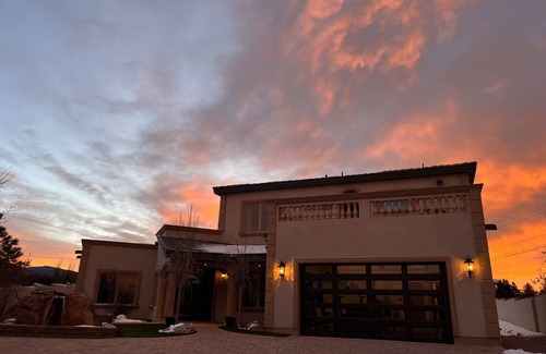 Santa Fe House | Santa Fe luxurious Home with Home Gym