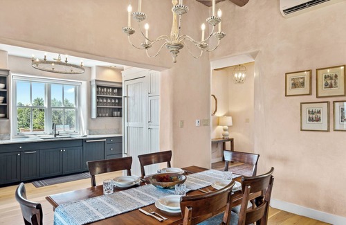 Tesuque Hills House | Santa Fe Santuario - Perfect Views, Kiva Fireplace