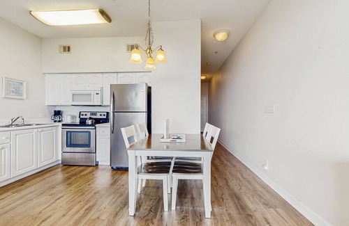 Gulf Place Condo | Santa Rosa Beach retreat w/shared pool, hot tub, close to dining, & parks