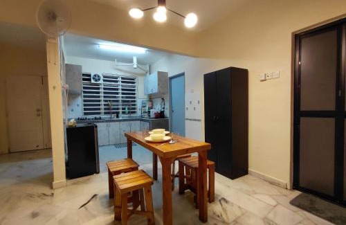 Tanjung Tanah Merah Apartment | Santai by SammyC, 3 Pax