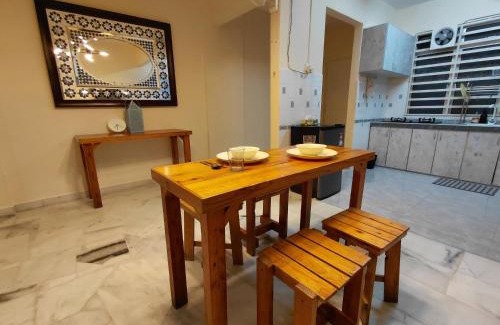 Tanjung Tanah Merah Apartment | Santai by SammyC, 3 Pax