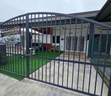 Si Rusa House | Santai Homestay PD