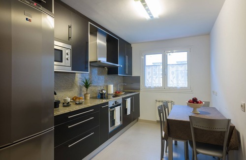 O Milladoiro Apartment | "SantaMaria II" Spacious apartment 4km from Santiago, WiFi-Netflix-HBO connection