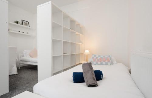 Southport Apartment | Santiago 10 - Sleeps 10, Free Wifi & Parking