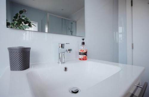 Southport Apartment | Santiago 10 - Sleeps 10, Free Wifi & Parking