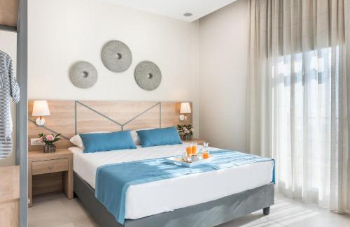 Fira Hotel | Santorini Main Square