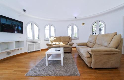 Cambrils Villa | SANTORINI VILLA PlanetCostaDorada