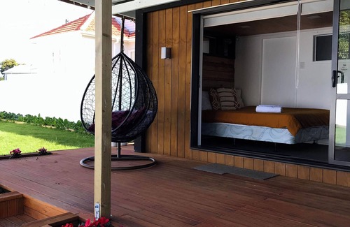 Penrose Apartment | Santos Tiny House: Cozy Retreat under Auckland's Stars!
