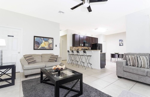 Kissimmee House | Santosh Cove Lakeview Home