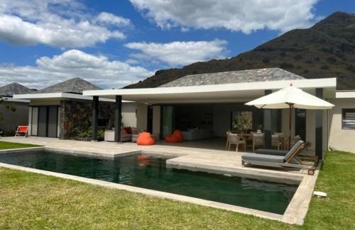 Tamarin Villa | SANTOSHA