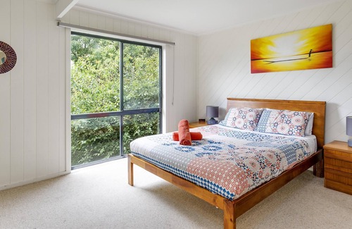 San Remo House | Sany Views @Phillip Island - 10 min walk to the beach and town. Linen included.