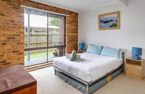 San Remo House | Sany Views @Phillip Island - 10 min walk to the beach and town. Linen included.