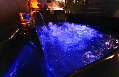 Sainte-Anne - Faubourg Noyon Apartment | Saphir Spa - Sauna Balnéo Chromothérapie Massage