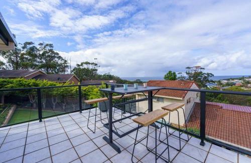 Tura Beach House | Sapphire Art House