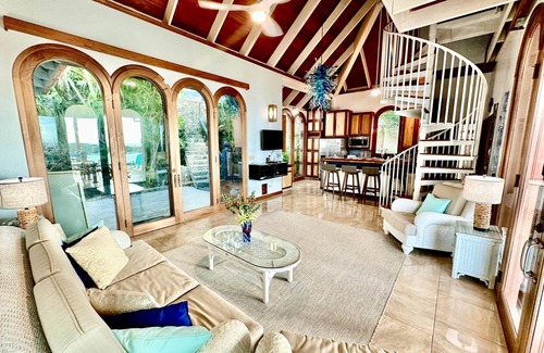 Estate Enighed House | Sapphire Breeze, Majestic Views & Island Vibes w/Infinity Pool, Waterfall & Covered Porches