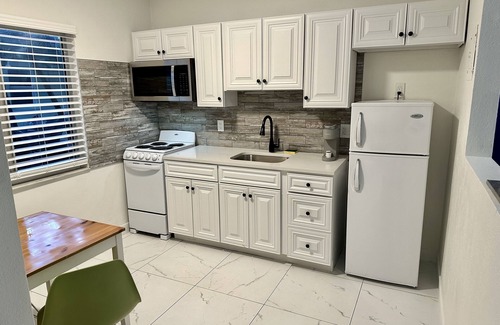 Lauderdale-by-the-Sea Apartment | Sapphire by the Sea Unit 9 - King Pool View Suite King, kitchen, heated pool