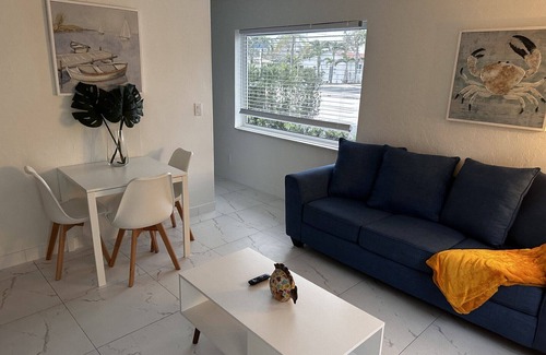Lauderdale-by-the-Sea Hotel | Sapphire by the Sea - Unit 1 - 1 Bedroom 2 Bath, 2 Queen Beds, kitchen, Sleeps 6