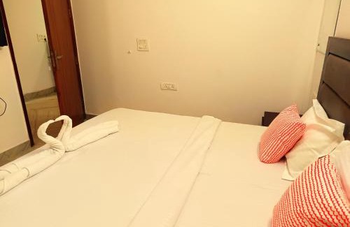 Jangpura House | Sapphire Home Stay Near Nizamuddin Railway Station