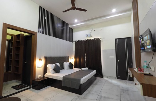 Narwana Hotel | Sapphire Hotel & Banquet