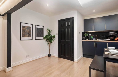Liverpool Apartment | Sapphire House - Apt 5 - City Centre - Parking