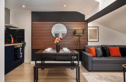 Liverpool Apartment | Sapphire House - Apt 5 - City Centre - Parking