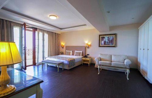 Sabayil Resort | Sapphire Marine