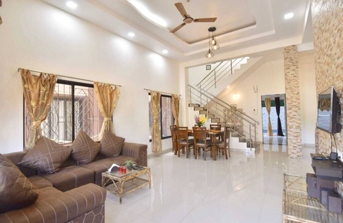 St.Stanislaus Villa Villa | Sapphire Villa Luxury stay with 3 bedroom and rooftop sky Lounge