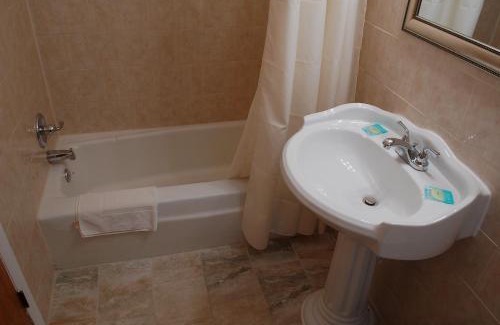 Fort Edward Hotel | Sara Glen Motel - Saratoga Springs-Glens Falls