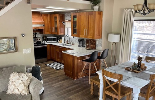 Kachina Village House | Sarah's Sanctuary Mountain Pines - 4 Gorgeous Deck Views of the Forest. HOT TUB!