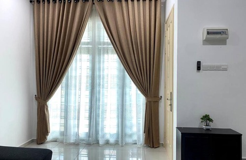 Kampung Gong Badak House | SaraHome - UMT, UniSZA, Beach