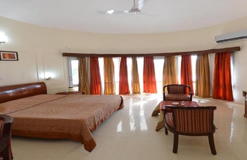 Gurugram Hotel | Saras Tourist Resort