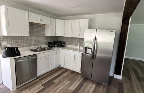 Bayou Oaks House | Sarasota Home, 3/2 with Mother-in-law suite near airport