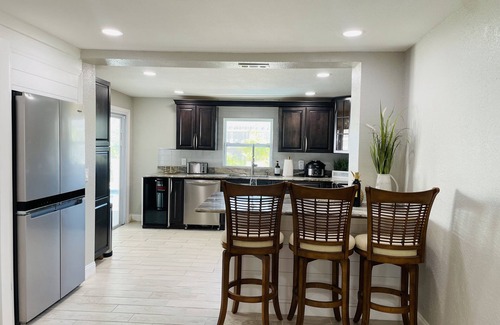South Gate Ridge House | Sarasota Paradise Heated Pool Home Close to Siesta Key Beach.