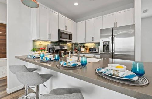Point Loma Heights House | Saratoga Sunset - Rooftop Dining, 1 mile to Beach!