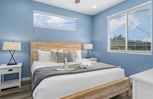 Point Loma Heights House | Saratoga Sunset - Rooftop Dining, 1 mile to Beach!