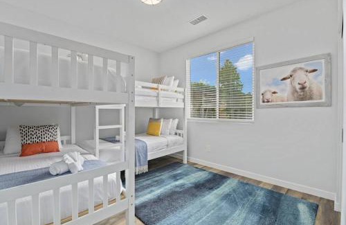 Point Loma Heights House | Saratoga Sunset - Rooftop Dining, 1 mile to Beach!