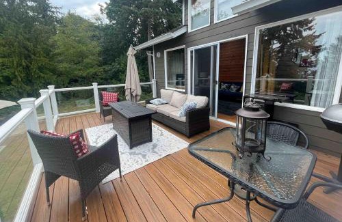 Hansville House | Saratoga (Upstairs)