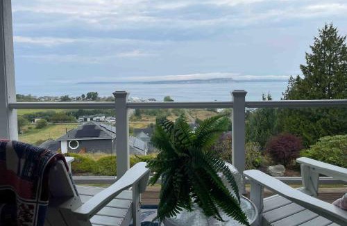 Hansville House | Saratoga (Upstairs)