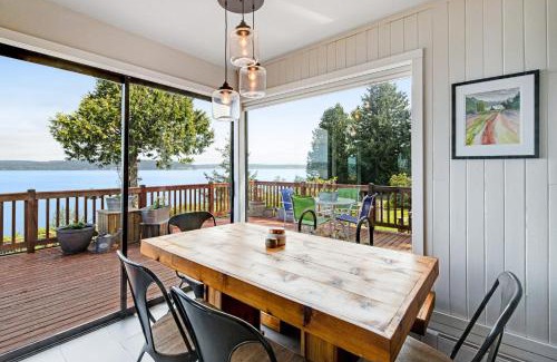 Langley House | Saratoga Waterview Escape