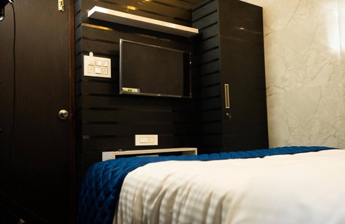 Tambaram Hotel | Saravana Shelters Residency