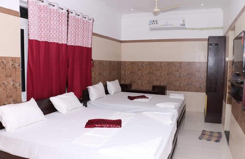 Tiruchendur Hotel | Saravanas lodge