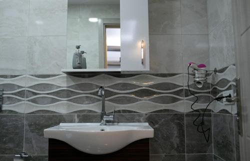 Old City Apartment | Sare House