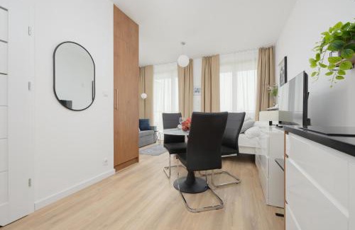 Wilanow Apartment | Sarmacka 27 studio 3-close to Medicover and Paley