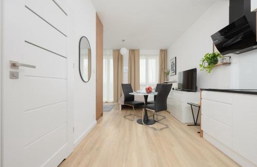 Wilanow Apartment | Sarmacka 27 studio 3-close to Medicover and Paley