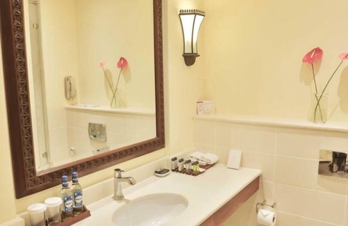 Nyali Bed & Breakfast | Sarova Whitesands Beach Resort & Spa 2