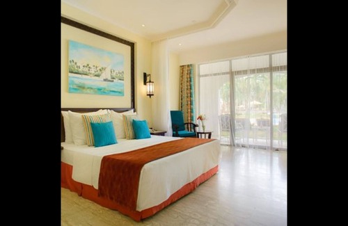 Nyali Bed & Breakfast | Sarova Whitesands Beach Resort & Spa 1