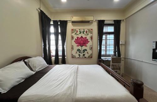 Bandra West Bed & Breakfast | Sasha