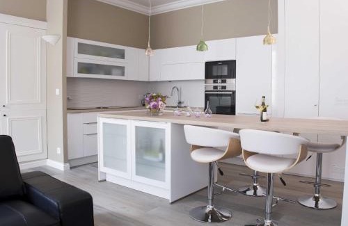Beaune City Centre Bed & Breakfast | Sasha's Place - Appartement de Luxe - Hypercentre