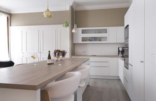Beaune City Centre Bed & Breakfast | Sasha's Place - Appartement de Luxe - Hypercentre