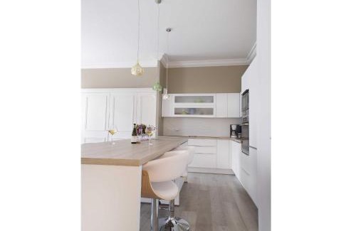 Beaune City Centre Bed & Breakfast | Sasha's Place - Appartement de Luxe - Hypercentre